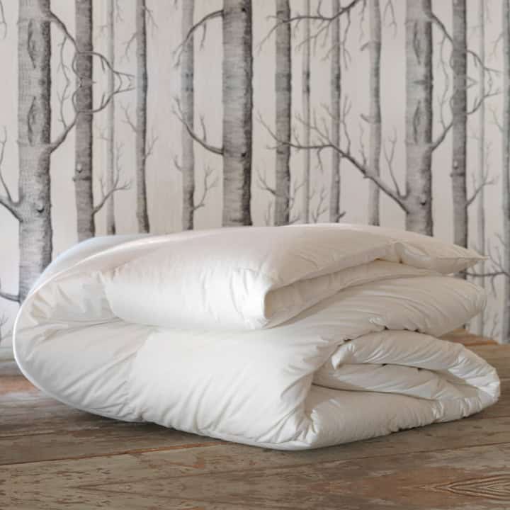 Dm-Cfa-Qn05-Large Loure Faux Down Super King Comforter - Image 1
